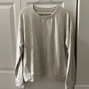 Super soft sweatshirt with pockets